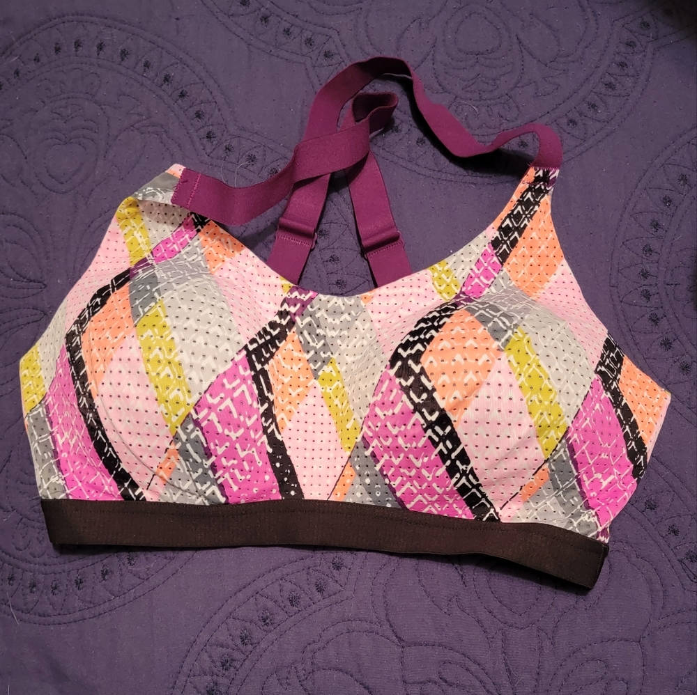 Victoria Secret Sports Bra 34D NWOT